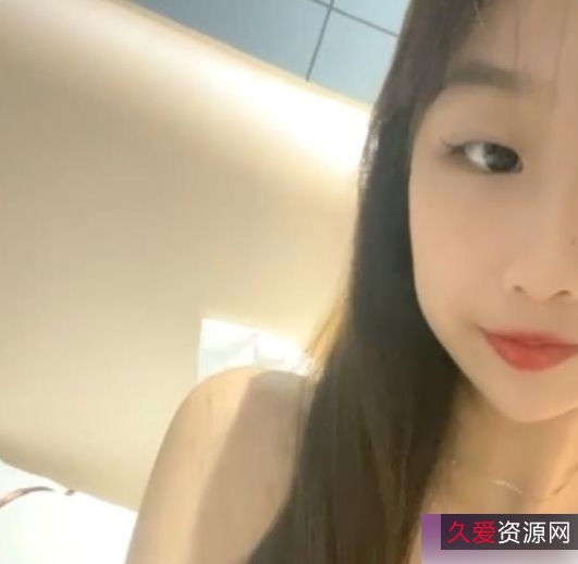 新晋网红女主播李溪妍清纯自拍合集8V3.28G,颜值在线