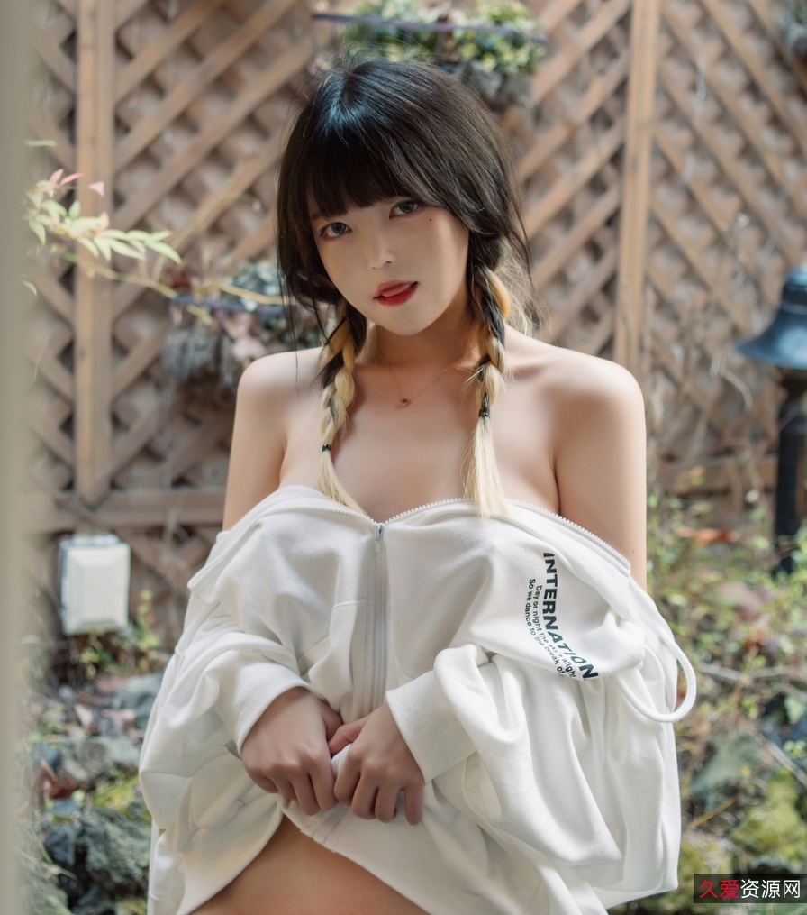 韩网Aram大罩杯作品合集15部28.3G太嫩了