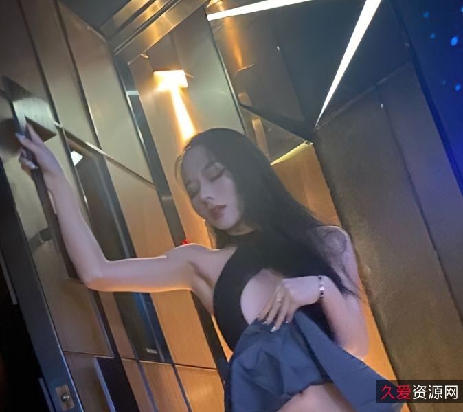 佳多饱女神人后小狗10.7g高清合集抖球后推车超补！