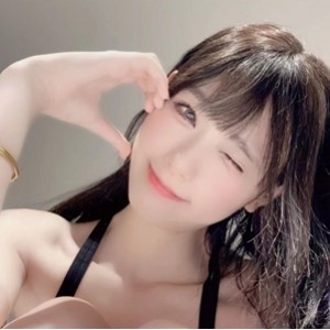 爆顶了舰长草莓粥粥COSmeng liao94部2GB网络合集