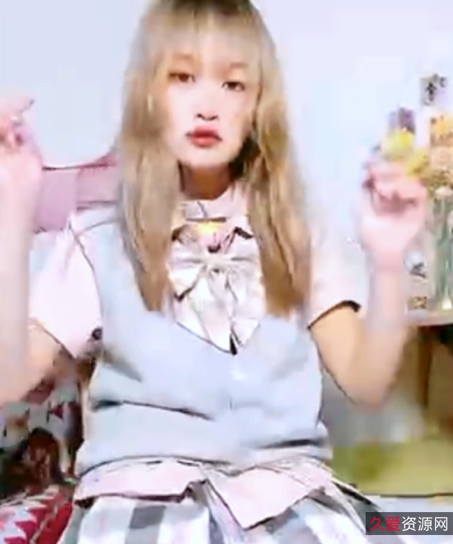 推特福利姬小鹿酱26G高清合集，饱满多汁精选收录