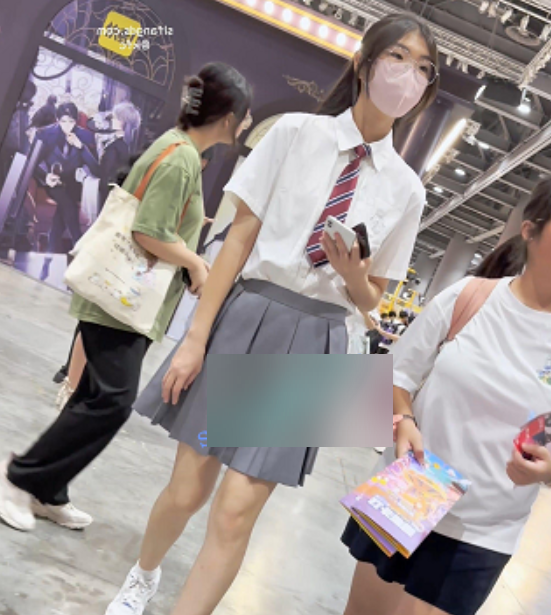 KFCJK学生妹优质逛展2部247.1MB