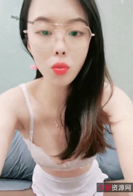 百度115小林老师诱惑教学视频合集10部8.73G，灰色西装套裙领口微开