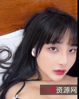 2024年8月档OF网红yuumeilyn私拍合集[32V1.7G]：漫展COS女模身材颜值推荐，下载观看！