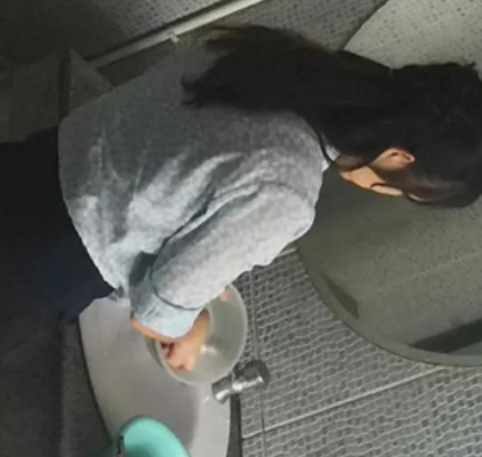 小美近拍社区高清拍摄2部400MB太真实了