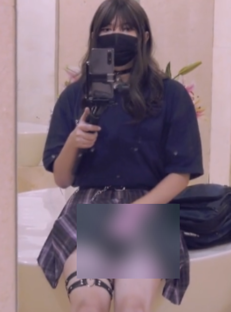 厕所自娱合集1V50MB解压神作