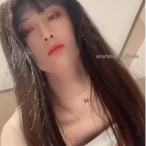 小薰onlyfans神秘伪娘视频1部243MB香艳