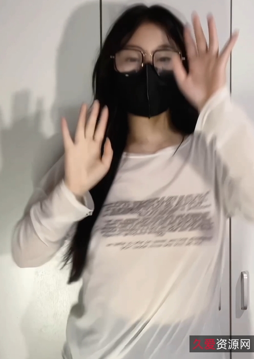 榴莲推特殊藏变装舞10部1.15G绝品