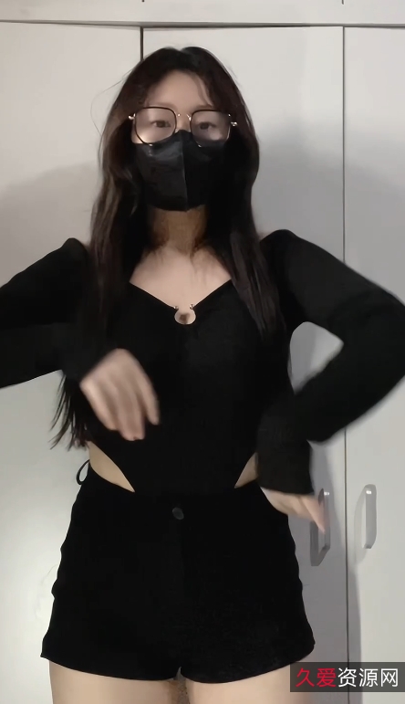 榴莲推特殊藏变装舞10部1.15G绝品