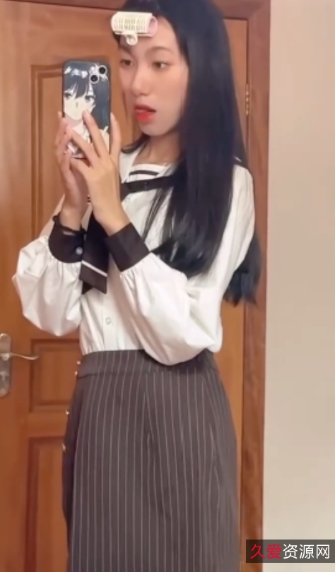 甜桃椰子抖音蜜臀推车秀423MB美腿合集太顶了